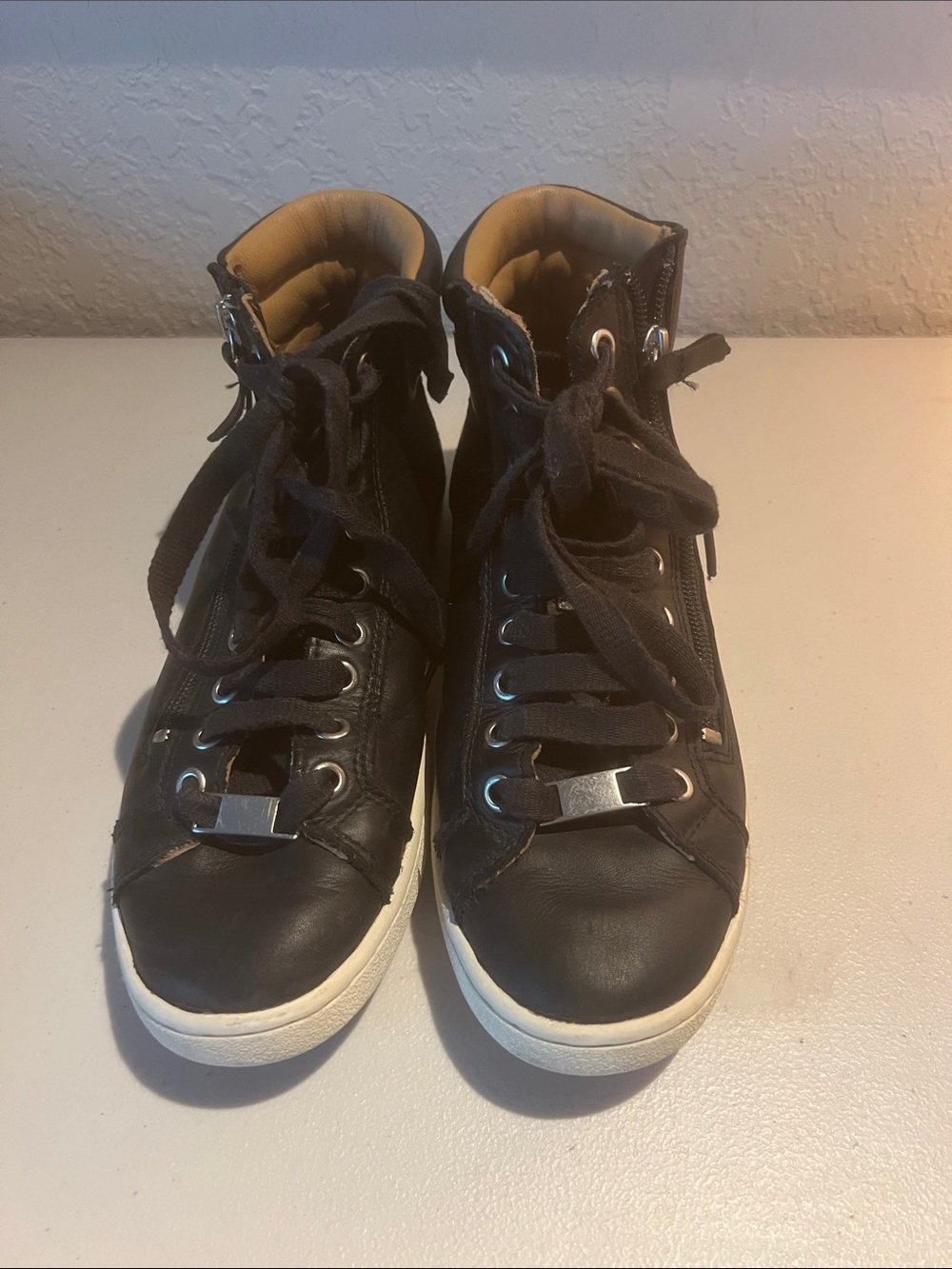 UGG Olive high-top sneakers in black leather